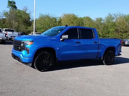 Used 2025 Chevrolet Silverado 1500 Custom image 4