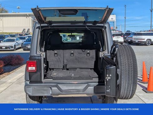 Used 2019 Jeep Wrangler Unlimited Sport S image 11