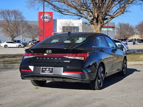 New 2025 Hyundai Elantra Limited FWD image 7