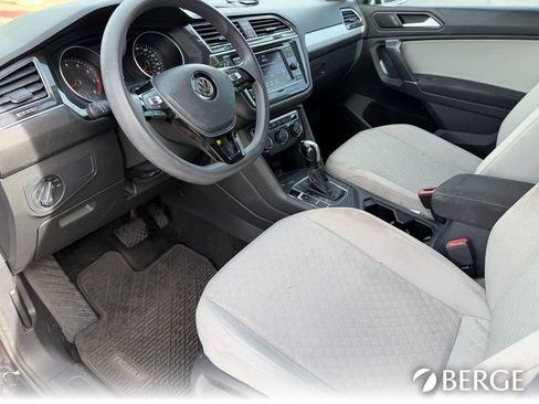 Used 2020 Volkswagen Tiguan S image 20