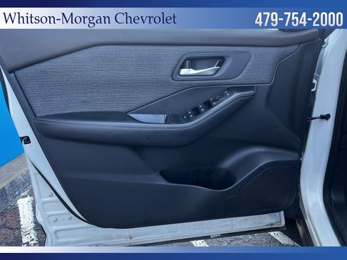 Used 2023 Nissan Rogue SV FWD image 11