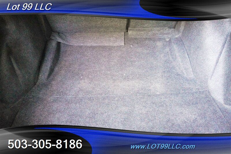 Used 2014 Dodge Challenger SXT RWD image 15