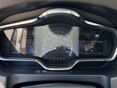 Used 2013 Lincoln MKT AWD image 12
