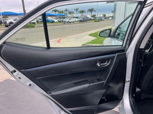 Used 2017 Toyota Corolla SE FWD image 31