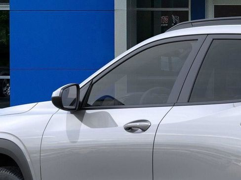 New 2026 Chevrolet Trax LT w/ Driver Confidence Package image 12