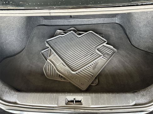 Used 2020 Nissan Sentra SR w/ Premium Package FWD image 17