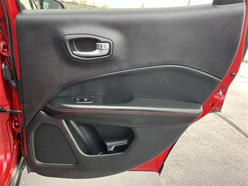 Used 2018 Jeep Compass Trailhawk image 24