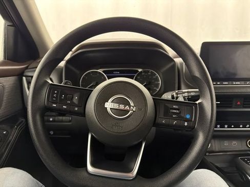 Used 2023 Nissan Rogue SV AWD/4WD image 11