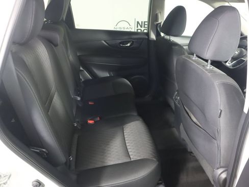 Used 2020 Nissan Rogue SV image 27