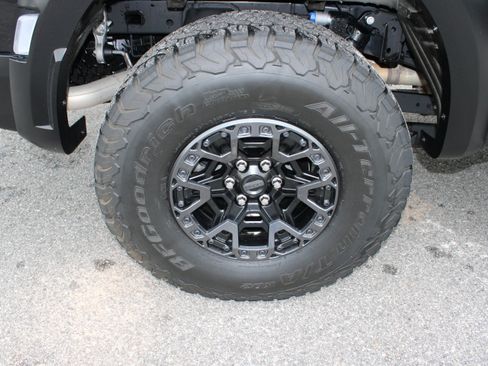 Used 2025 Ford F150 Raptor w/ Equipment Group 803A Raptor R AWD/4WD image 15