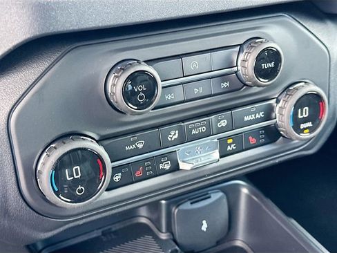 New 2025 Ford Bronco Outer Banks image 11