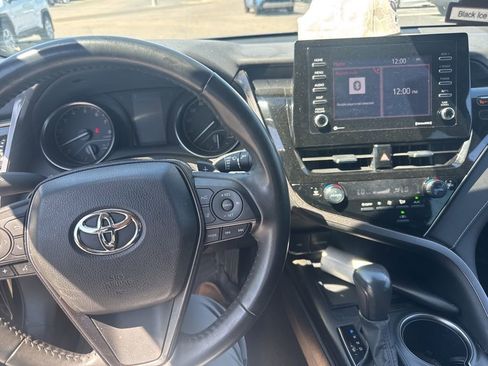 Used 2023 Toyota Camry SE image 7