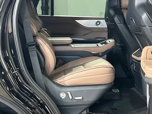 New 2026 Lincoln Navigator Black Label AWD/4WD image 60
