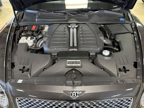 Used 2018 Bentley Bentayga image 47