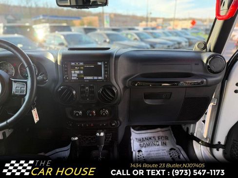 Used 2014 Jeep Wrangler Unlimited Sahara image 23