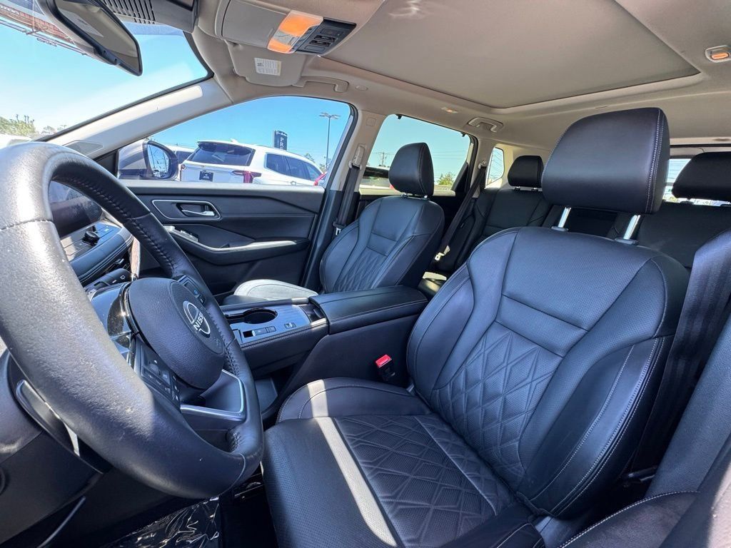 Used 2024 Nissan Rogue Platinum w/ Platinum Premium Package FWD image 14