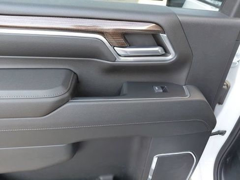 Used 2024 Chevrolet Silverado 2500 LT AWD/4WD image 28
