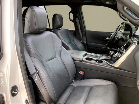 Used 2023 Lexus LX 600 LX 600 Premium image 9