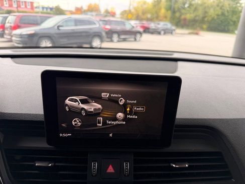 Used 2019 Audi Q5 2.0T Premium image 24
