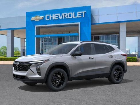 New 2026 Chevrolet Trax LT w/ Driver Confidence Package FWD image 28