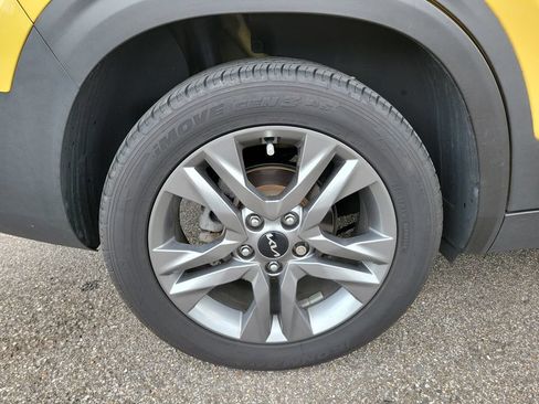 Used 2022 Kia Seltos S FWD image 26