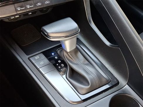 Used 2025 Hyundai Elantra Sport image 14