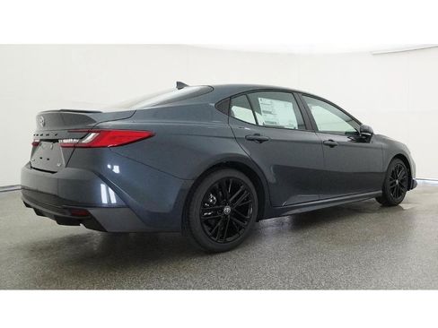 Used 2026 Toyota Camry SE FWD image 25