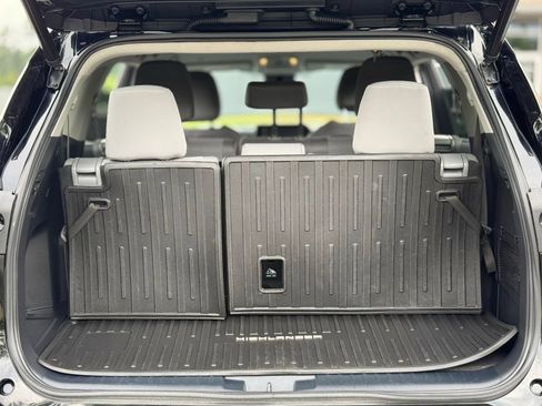 Used 2022 Toyota Highlander LE AWD/4WD image 50