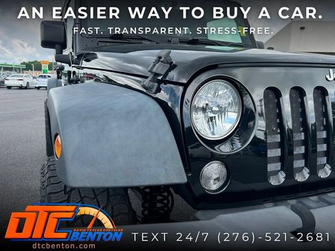 Used 2018 Jeep Wrangler Unlimited Sport S AWD/4WD image 22