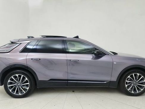 Used 2024 Cadillac Lyriq Sport image 6