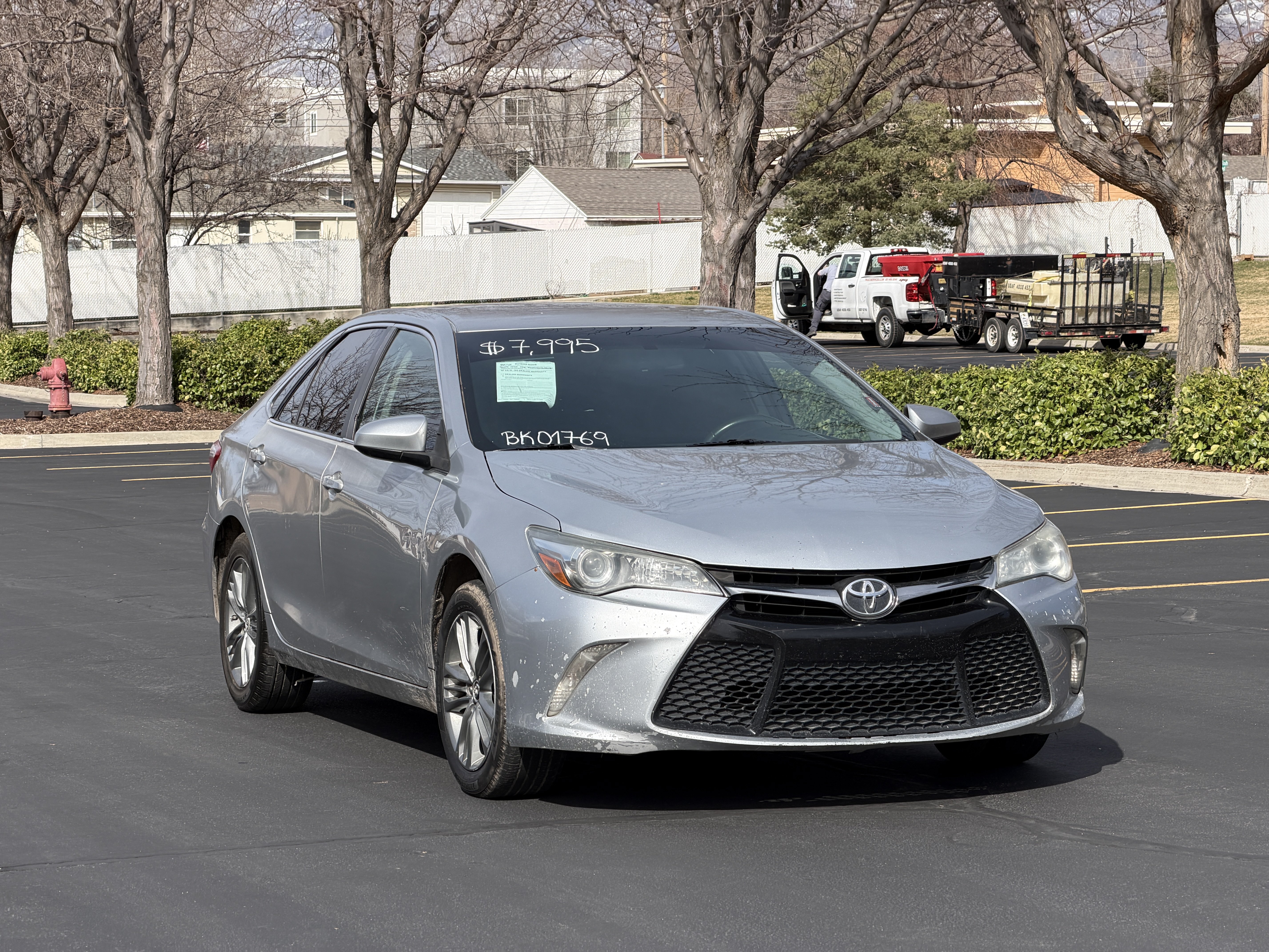 Used 2015 Toyota Camry SE FWD image 2