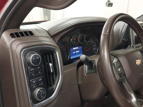 Used 2022 Chevrolet Silverado 1500 LTZ AWD/4WD image 17