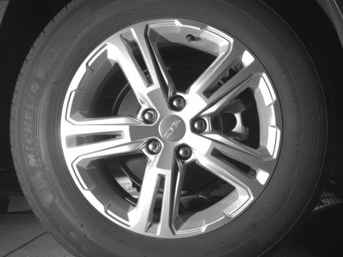 Used 2024 GMC Terrain SLE FWD image 15