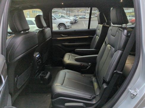 New 2025 Jeep Grand Cherokee L Limited w/ Luxury Tech Group II image 19