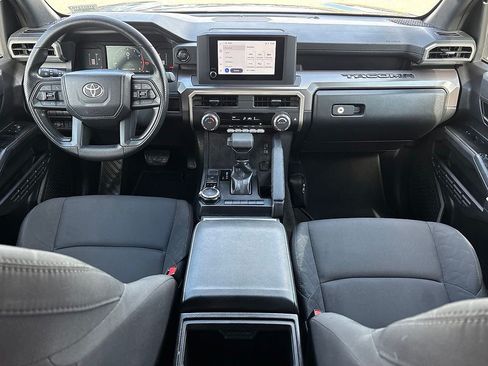 Certified 2025 Toyota Tacoma SR5 AWD/4WD image 9