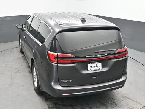 Used 2023 Chrysler Pacifica Touring-L FWD image 31