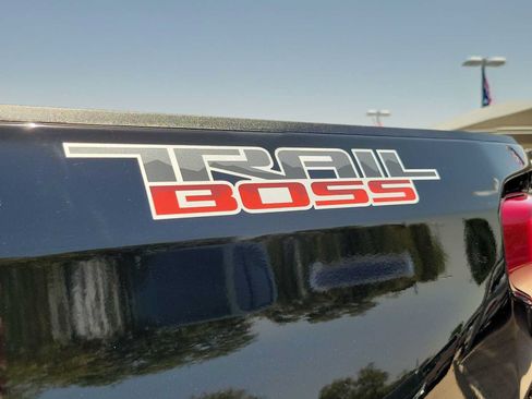 Used 2026 Chevrolet Silverado 1500 LT Trail Boss w/ Safety Package AWD/4WD image 11