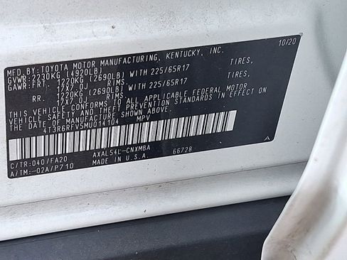 Used 2021 Toyota RAV4 XLE image 10