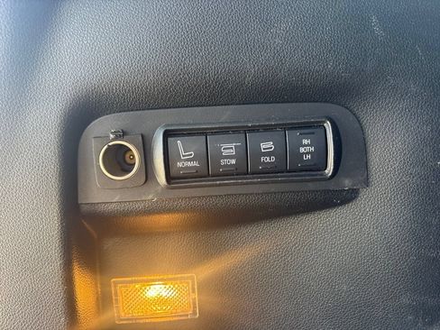 Used 2017 Ford Explorer Limited w/ Equipment Group 301A FWD image 15