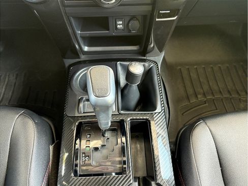 Used 2018 Toyota 4Runner TRD Off-Road Premium w/ Convenience Package AWD/4WD image 10