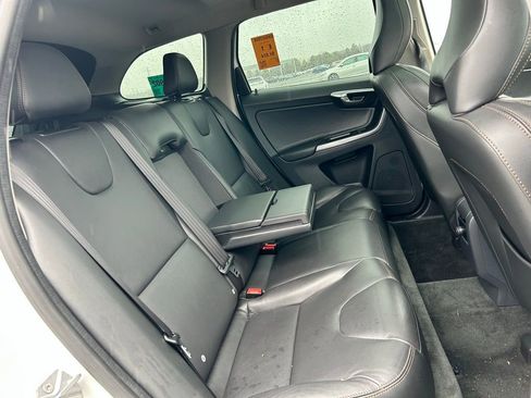 Used 2017 Volvo XC60 T6 Dynamic w/ Preferred Option Package image 16