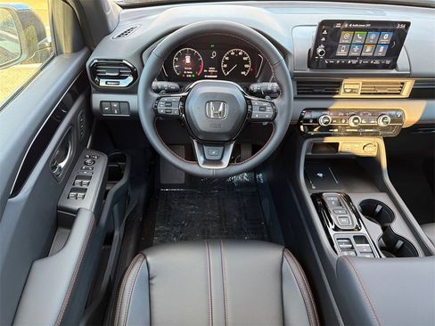 New 2025 Honda Pilot TrailSport image 23