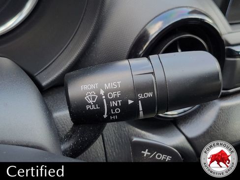 Used 2018 MAZDA MX-5 Miata Club RWD image 30