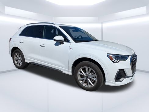 Used 2025 Audi Q3 2.0T Premium w/ Convenience Package image 1
