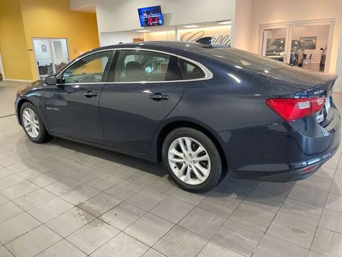 Used 2018 Chevrolet Malibu LT image 3