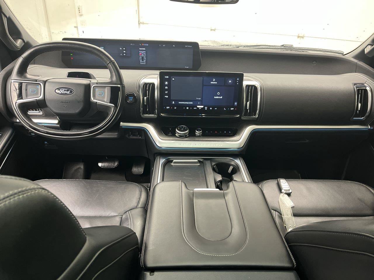 Certified 2025 Ford Expedition Max Platinum w/ Stealth Appearance Package AWD/4WD image 4