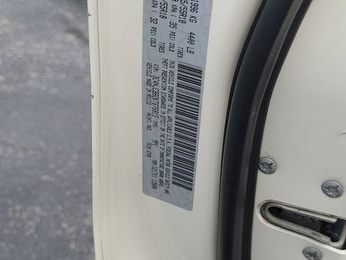 Used 2019 Jeep Compass Latitude FWD image 30