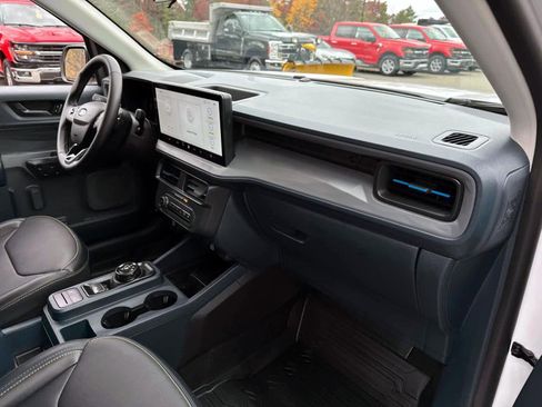 Used 2025 Ford Maverick Lobo image 10