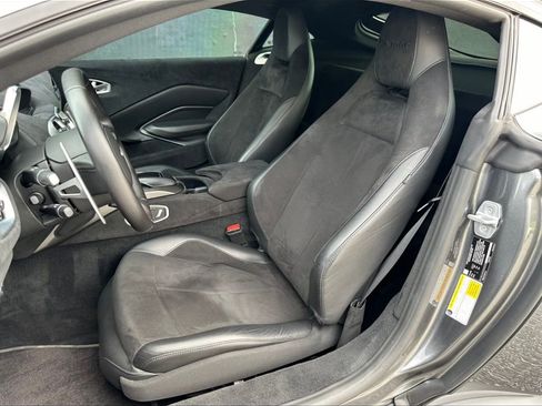 Used 2021 Aston Martin V8 Vantage Coupe image 5