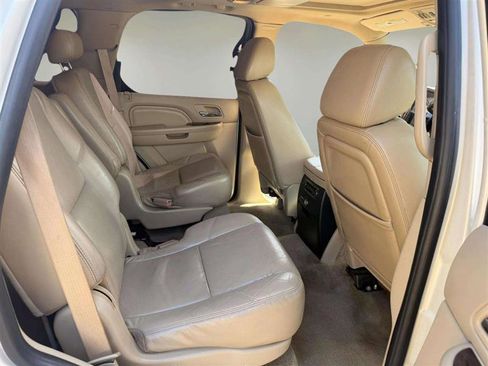 Used 2009 Cadillac Escalade AWD image 23